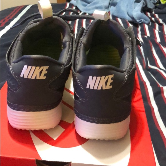 Nikes - Picture 3 of 5